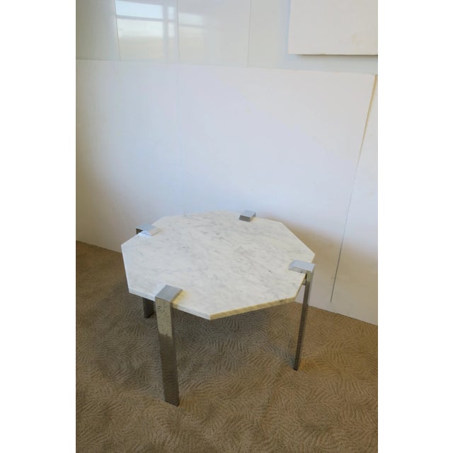 Italian Modern Octagonal Carrara Marble and Chrome Table For Sale In New York - Image 6 of 13