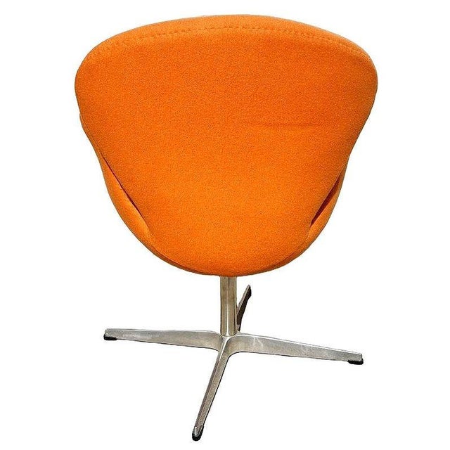 Metal Punmkin Orange Swan Chair in the Style of Arne Jacobsen For Sale - Image 7 of 7