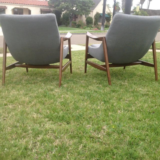 Mid-Century Modern Gray Chenille Mid-Century Lounge Chairs - a Pair For Sale - Image 3 of 7