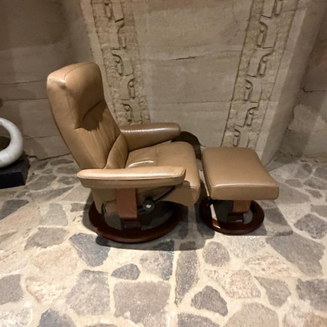Tan Stressless Leather Recliner and Ottoman Norway Ekornes Scandinavian Modern For Sale - Image 8 of 10