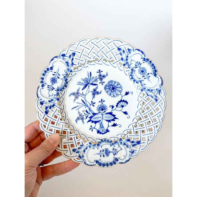Meissen Porcelain Late 19th Century Meissen Porcelain Reticulated Blue Onion Salad Plates, Crossed Swords and Gold Trim For Sale - Image 4 of 11