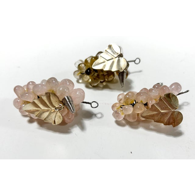 Wonderful and whimsical place card holders. They would also look great displayed in a cluster in a decorative trinket...