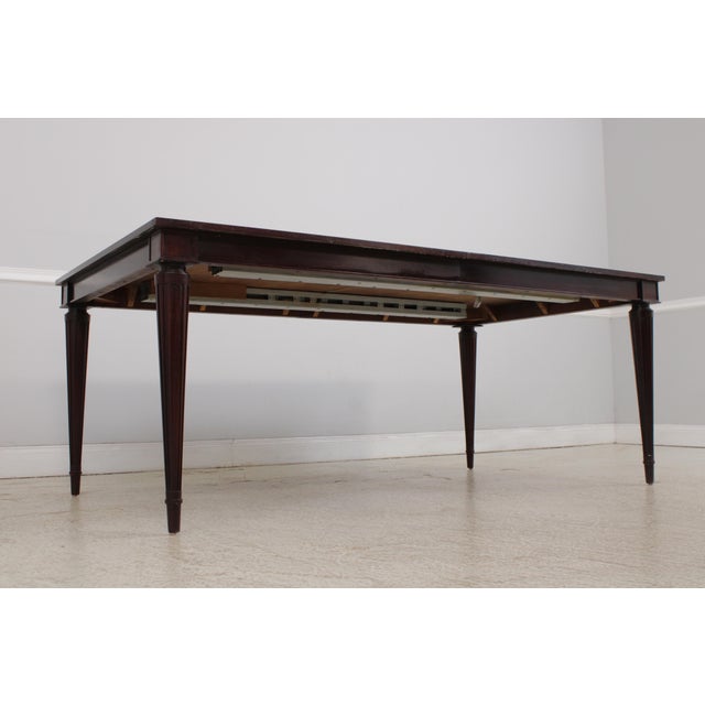 John Widdicomb French Louis XVI Mahogany Dining Room Table For Sale In Philadelphia - Image 6 of 17