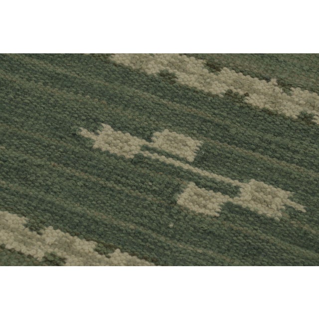 Rug & Kilim’s Scandinavian-Inspired Rug, Swedish Minimalist Geometry in Green For Sale In New York - Image 6 of 8