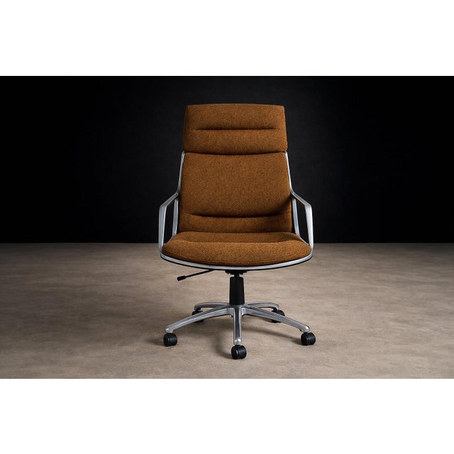 Metal Jorge Zalszupin “Tall Commander” Swivel Chair, 1973 – Fiberglass, Aluminum & Chenille | Brazilian Modern - Lot 888A For Sale - Image 7 of 15