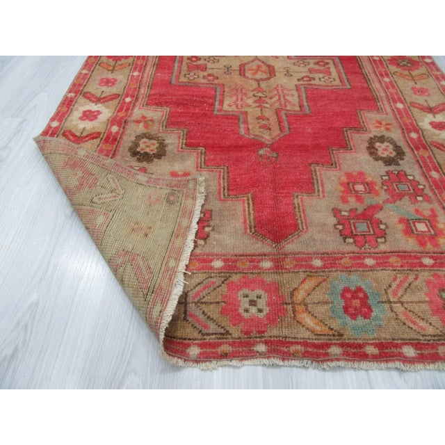 Mid 20th Century Vintage Turkish Wool Rug - 3′8″ × 8′ For Sale - Image 5 of 6