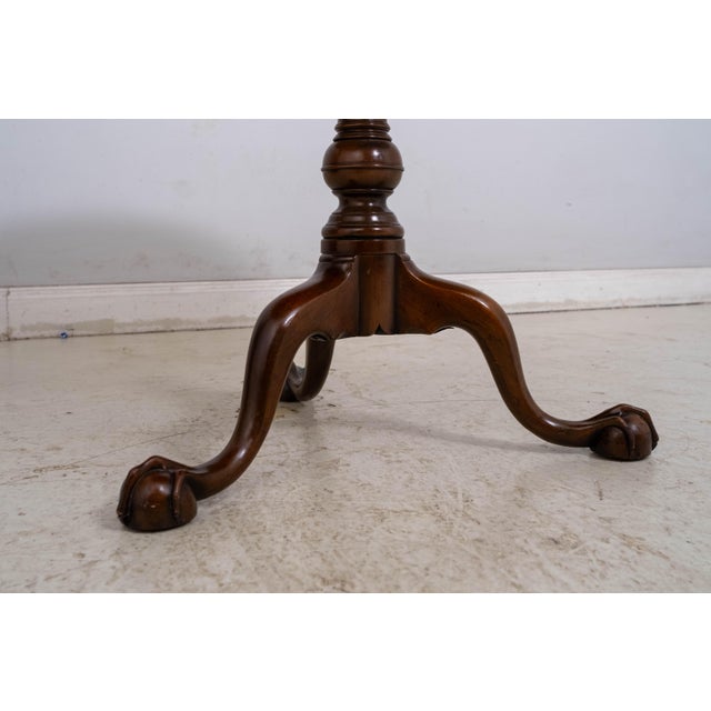 Chippendale Kittinger Cw-70 Colonial Williamsburg Tilt Top Table For Sale - Image 3 of 10