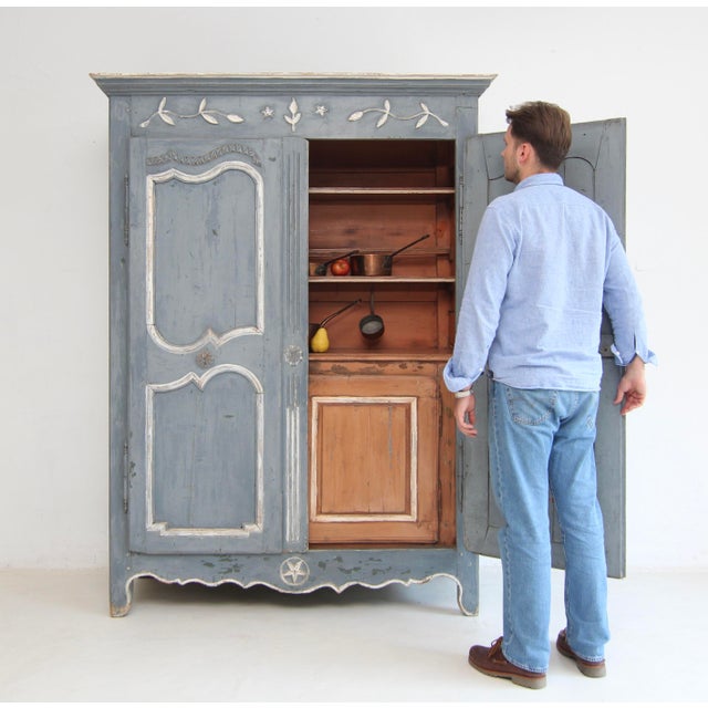 19th Century French Provincial Painted Pine Kitchen Cabinet For Sale - Image 4 of 18