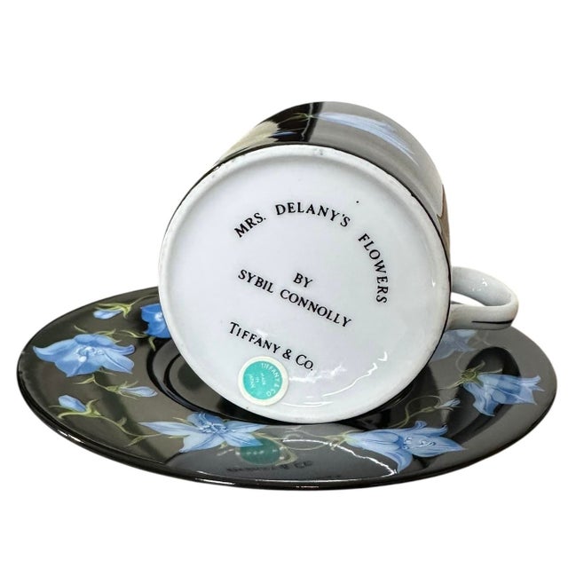 1980s 1980s Tiffany & Co. 4 Cup & Saucer Set Mrs. Delany’s Flowers by Sybil Connolly - 8 pcs For Sale - Image 5 of 12