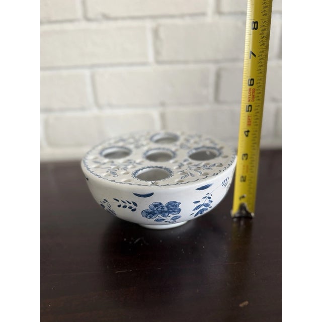 Mottahedeh Vintage MCM Mottahedeh Metropolitan Ceramic Flower Frog Bulb Vase For Sale - Image 4 of 5