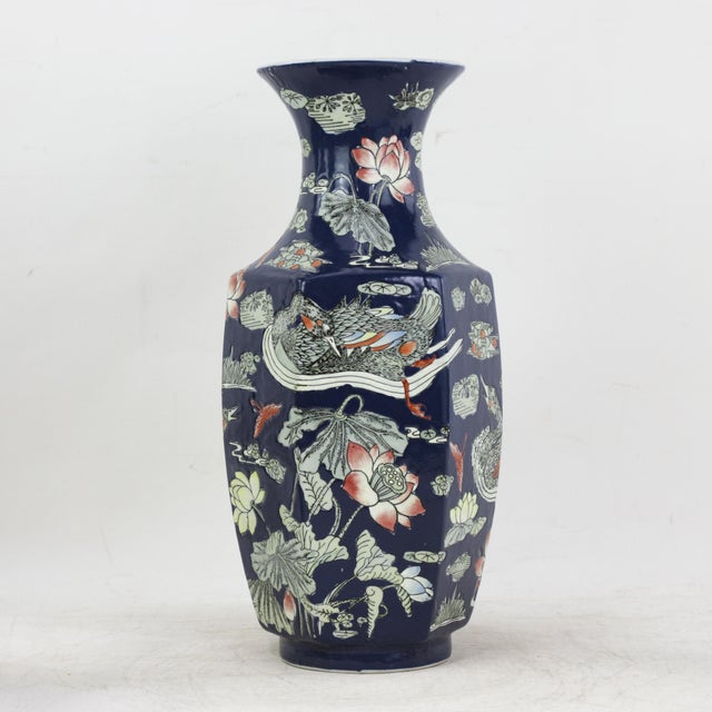Chinese Pair of Chinese Mid-20th Century Famille Rose Cobalt Blue Hexagonal Vases For Sale - Image 3 of 14