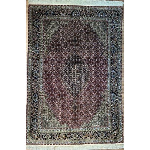 Middle Eastern Rug in Wool For Sale - Image 11 of 11