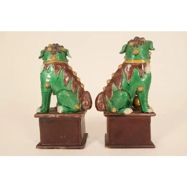 19th Century Chinese Export Porcelain Foo Dog - A Pair For Sale - Image 4 of 8