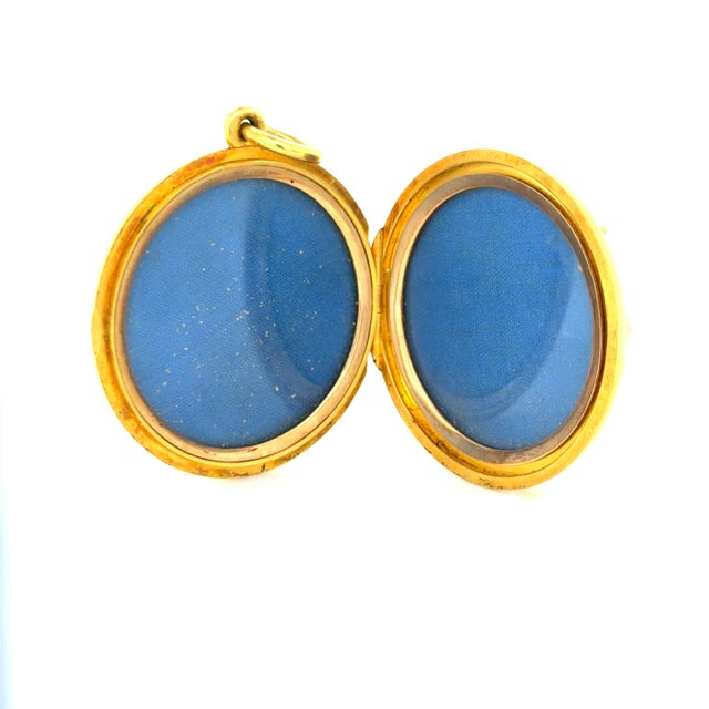 Late 20th Century Rare Antique Essex Crystal Butterfly Locket Pendant 22k Yellow Gold For Sale - Image 5 of 7