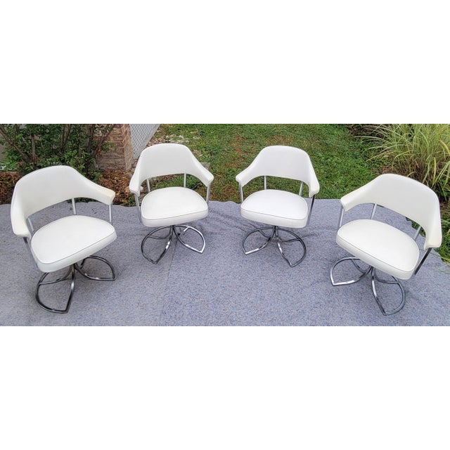 1972 Cal-Style Chrome and Smoked Glass Dining Set With Swivel Chairs - Set of 6 For Sale In Baltimore - Image 6 of 18