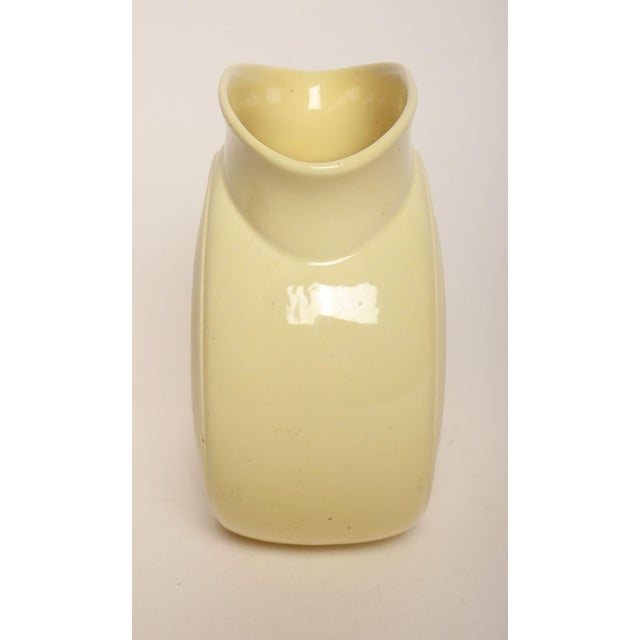 Contemporary Vintage Butter Yellow Fiestaware Millennium II Vase Designed by Homer Lauglin For Sale - Image 3 of 15