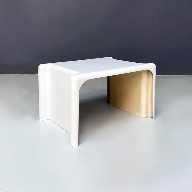 Italian modern white plastic side or coffee table designed by Giotto Stoppino for Elco Scorze Itlay, 1970s period. Coffee...