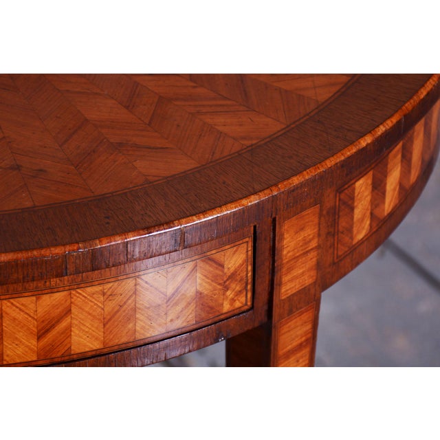 Traditional Small Empire Table in Mahogany and Cherry, 1840s For Sale - Image 3 of 12