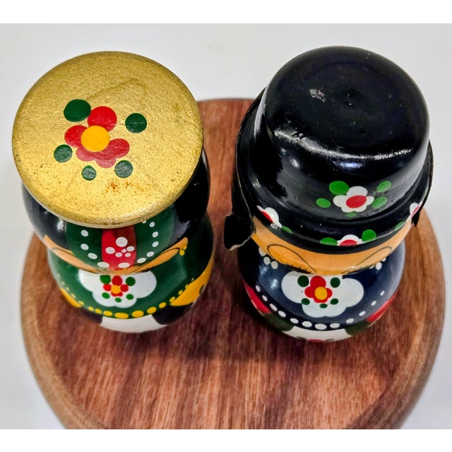 Vintage Japanese Kokeshi-Inspired Wooden Couple Dolls on Base For Sale In Dallas - Image 6 of 10