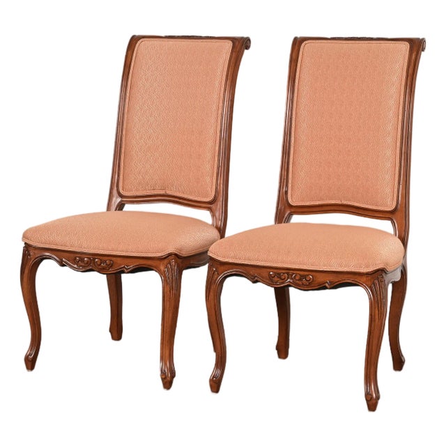 Baker Furniture French Provincial Louis XV Carved Walnut Side Chairs or Dining Chairs, Pair For Sale