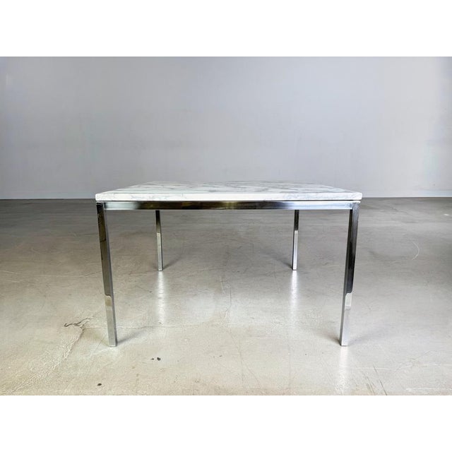 We are offering for sale a beautiful marble coffee table from Knoll from the 1960s. The table was designed by Florence...