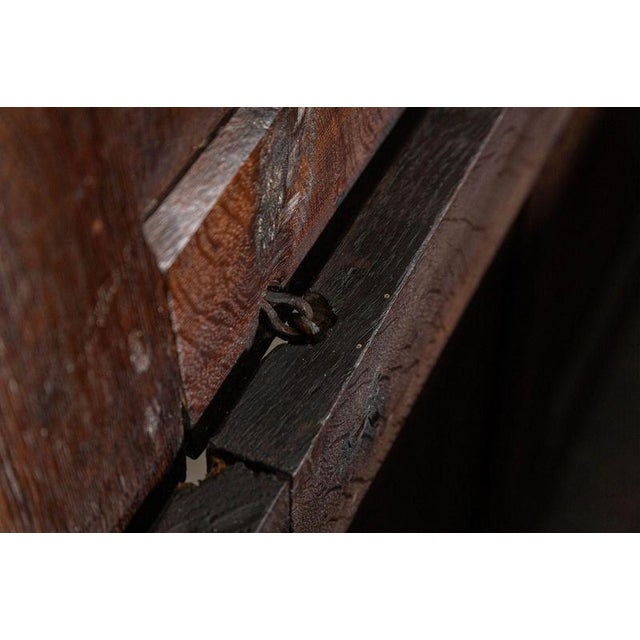 Early 18th Century English Oak Carved Coffer, 1720s For Sale - Image 11 of 17