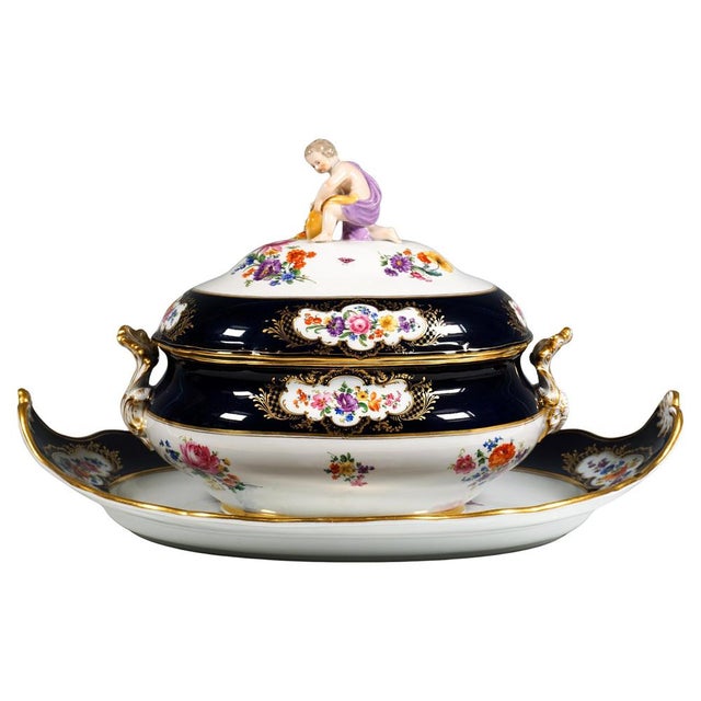 Large Gilt Tureen with Putto and Cobalt Flowers on Presentoir from Meissen, 1850, Set of 2 For Sale - Image 13 of 13