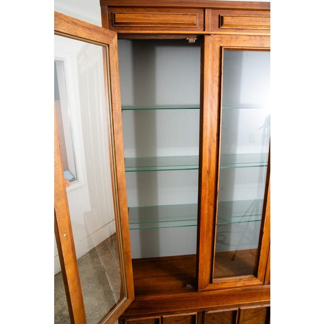 1960s Mid Century Modern Credenza Display Cabinet Hutch American of Martinsville Glass For Sale - Image 10 of 12