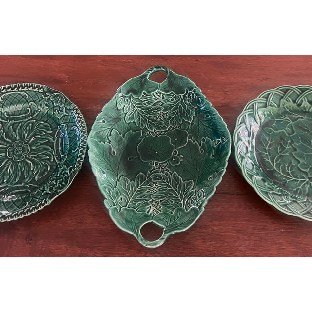 Green Antique English Green Majolica Bread Basket and Wall Plates- Set of 3 For Sale - Image 8 of 16