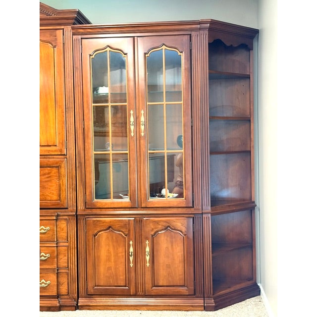 Thomasville Vintage 1980s Traditional Thomasville Cherry Wood Modular Wall Unit System For Sale - Image 4 of 13