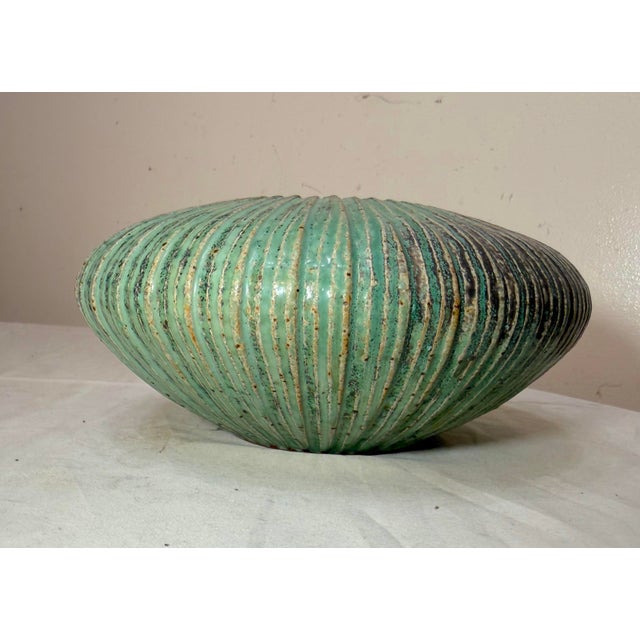 Verdigris Vintage American Signed Ed Thompson Ribbed Green Verdigris Pottery Vase Bowl For Sale - Image 8 of 15