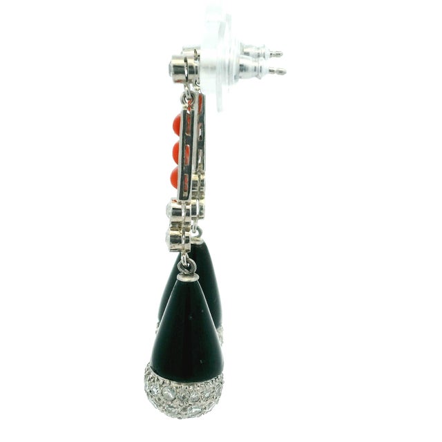 1990s Pair of French Art Deco Revival Platinum Diamond Coral Onyx Drop Earrings For Sale - Image 9 of 12