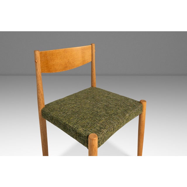 Restored Mid-Century Danish Modern Side / Dining Chair in Oak & Green Tweed Attributed to Poul Volther for Frem Røjle, Denmark, C. 1970s For Sale - Image 10 of 18