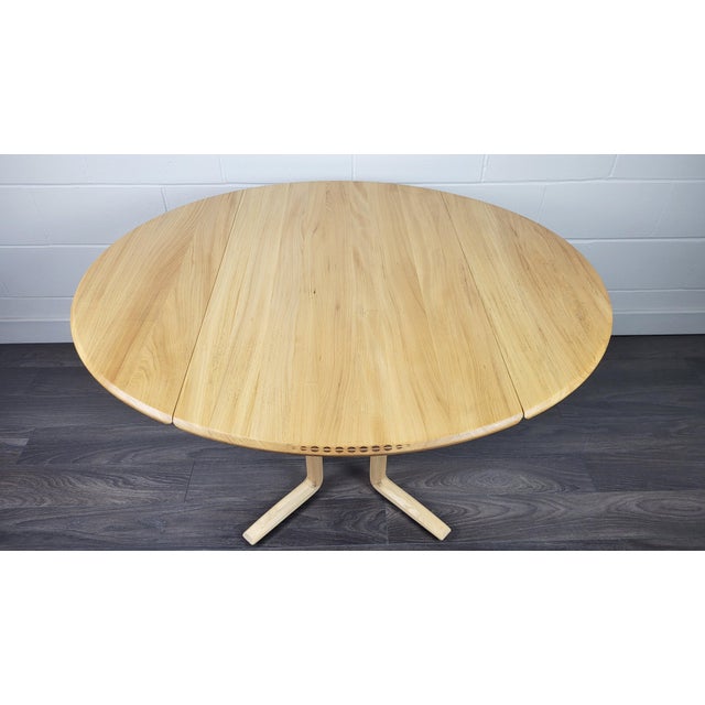 Campden Drop Leaf Dining Table attributed to Ercol, 1990s For Sale - Image 10 of 15