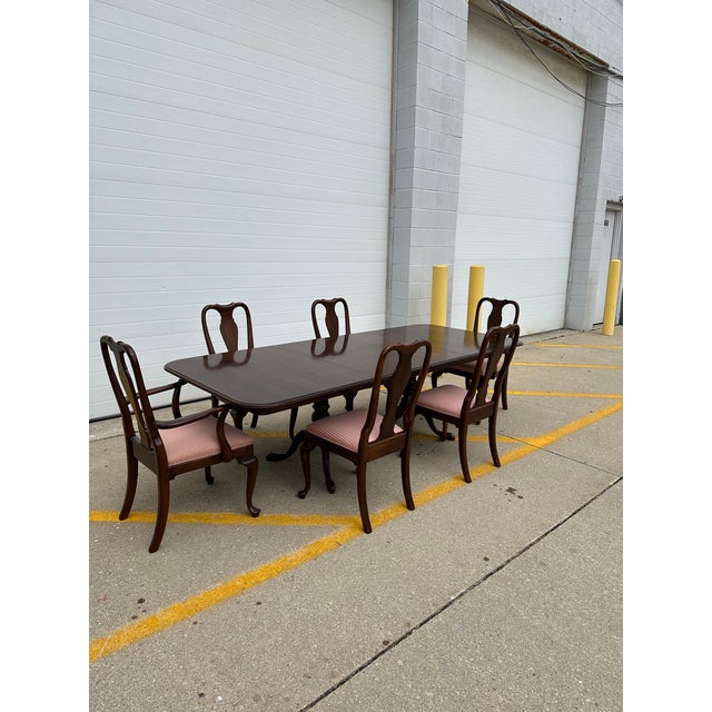 1970s Ethan Allen Court Dining Room Table & 6 Chairs Set of