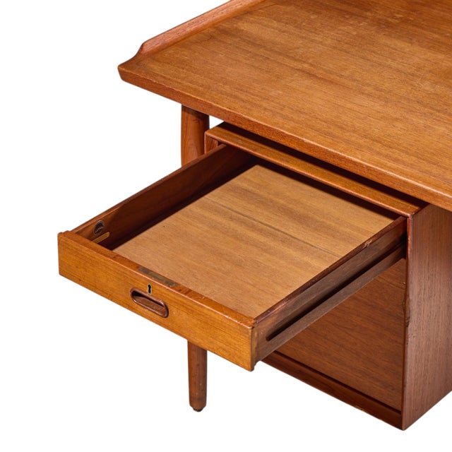Arne Vodder for Sibast Mid Century Danish Teak Executive Desk For Sale In Chicago - Image 6 of 10