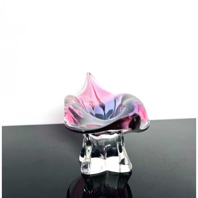 Pink and Purple Art Glass Centerpiece Bowl for Chřibská, Czechoslovakia, 1960s For Sale - Image 10 of 12