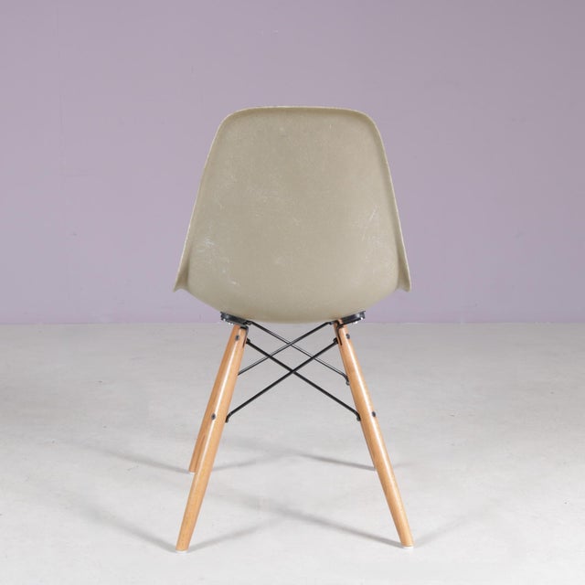 Metal Dining Chairs in Sea Foam Green Fiberglass by Charles & Ray Eames for Herman Miller, USA, 1960s, Set of 4 For Sale - Image 7 of 14