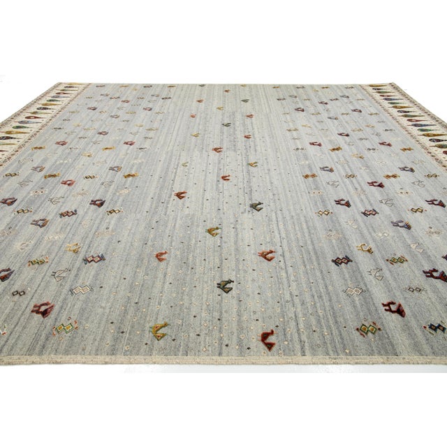 Textile Modern Geometric Sumakh Wool Rug in Gray For Sale - Image 7 of 9