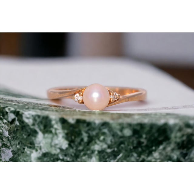 Contemporary The Courtenay: Pearl and Natural Diamond Ring in Yellow Gold For Sale - Image 3 of 11