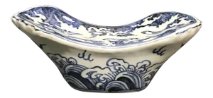 Chinese Art Porcelain Blue and White Pillow With Dragon Design