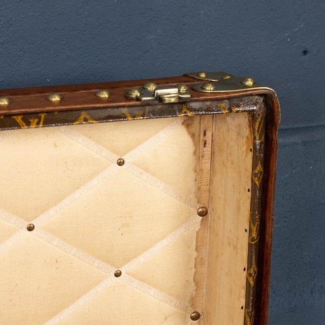 20th Century Louis Vuitton Trunk in Monogram Canvas, France, 1930s For Sale - Image 17 of 18