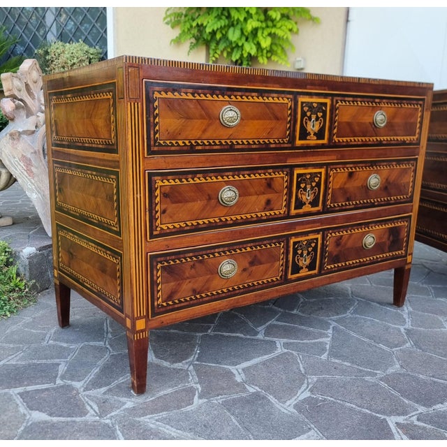 Antique Neapolitan Directoire Chests of Drawers in Walnut, 1760, Set of 2 For Sale - Image 6 of 16