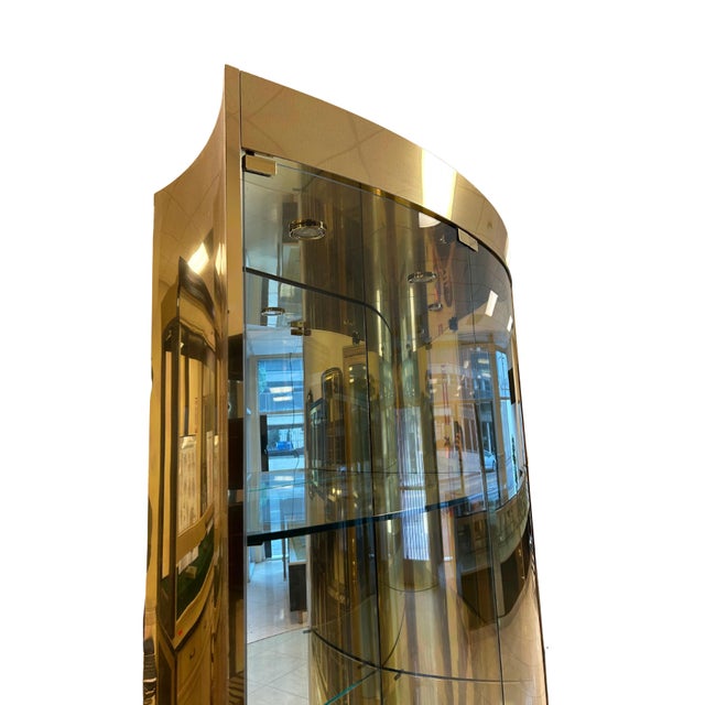 1970s 1970s Curved Hollywood Regency Display Cabinet For Sale - Image 5 of 9