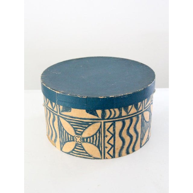 Mid 20th Century Mid-Century Patterned Hat Box For Sale - Image 5 of 6