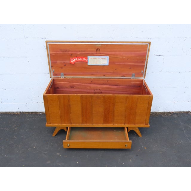 Wood Lane Mid Century Modern Cedar Chest Blanket Trunk Bench With a Drawer 6587 For Sale - Image 7 of 16