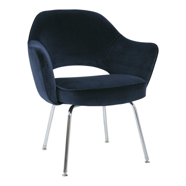 Saarinen Executive Arm Chair in Navy Velvet For Sale