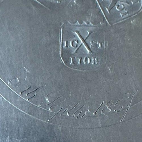 Baroque 18th Century German Pewter Plate, 9.125" Reeded Rim, 1708 Quality Mark & 1857 Engraving For Sale - Image 3 of 12