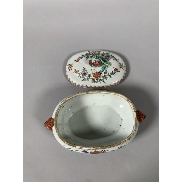 White Chinese porcelain terrine, East India Company, 18th century, Famille Rose For Sale - Image 8 of 12