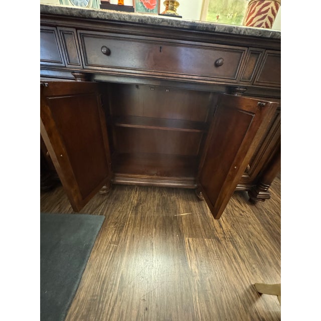Thomasville Thomasville Fredericksburg Marble Top Mahogany Credenza / Buffet – Classic Traditional With Fluted Columns For Sale - Image 4 of 10